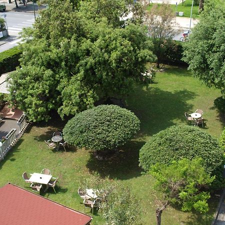 לידו די קאמאיורה Hotel Villa Colombo מראה חיצוני תמונה