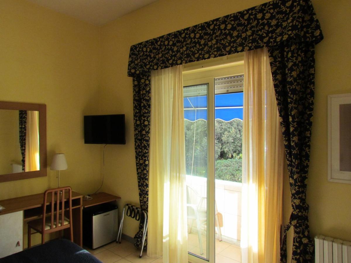 לידו די קאמאיורה Hotel Villa Colombo מראה חיצוני תמונה