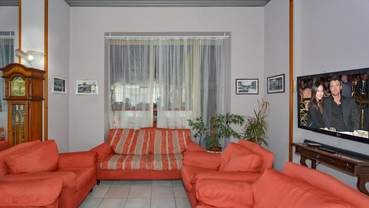 לידו די קאמאיורה Hotel Villa Colombo מראה חיצוני תמונה