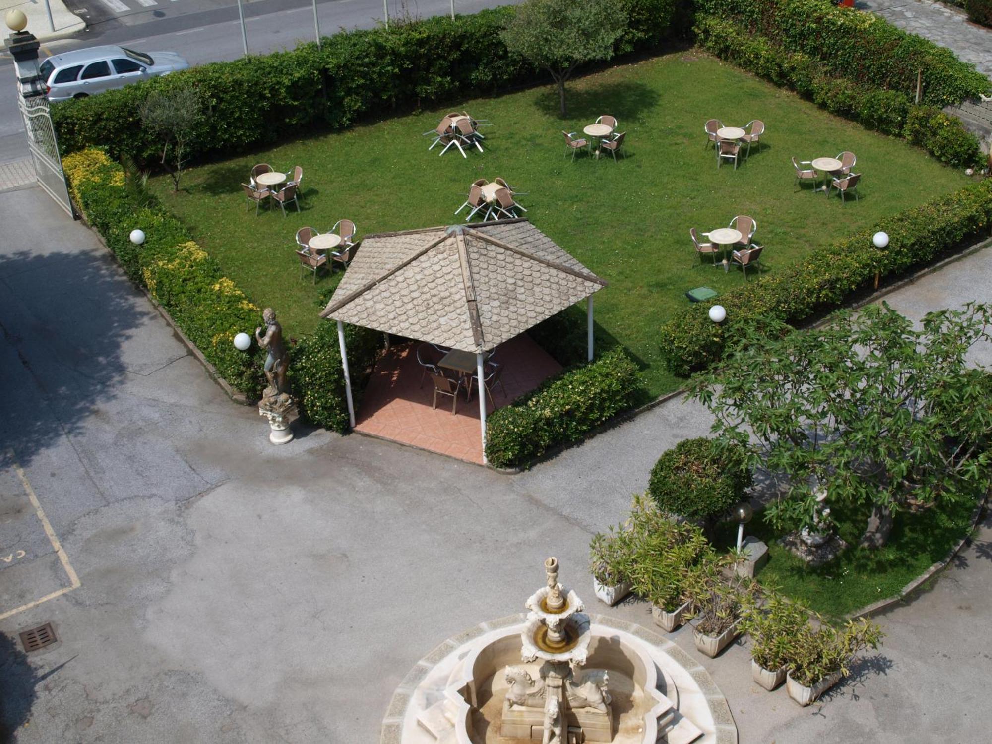 לידו די קאמאיורה Hotel Villa Colombo מראה חיצוני תמונה