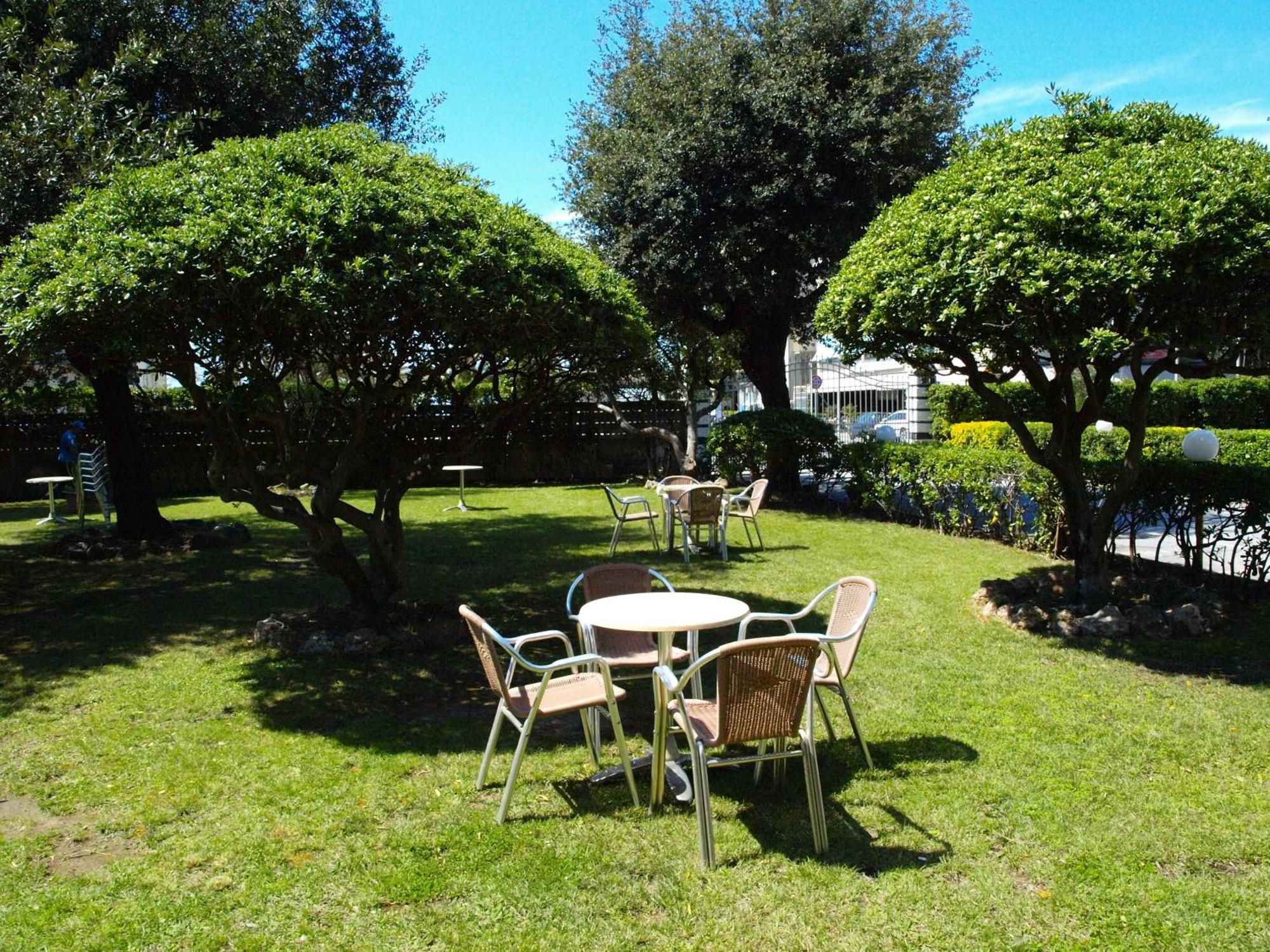 לידו די קאמאיורה Hotel Villa Colombo מראה חיצוני תמונה