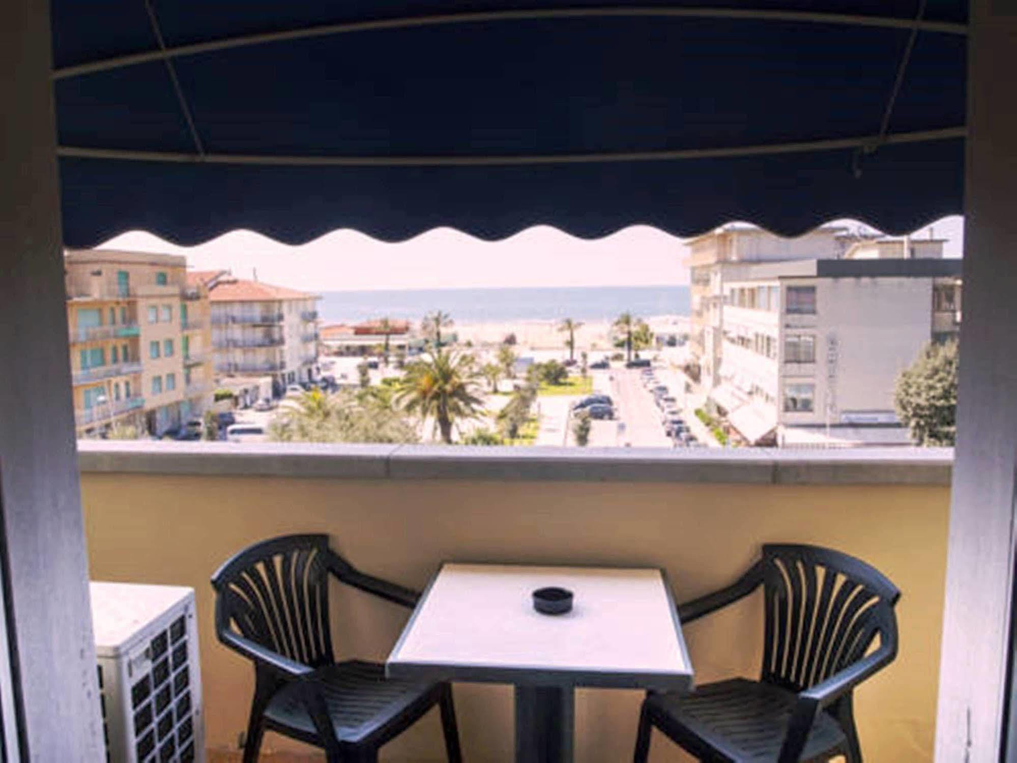 לידו די קאמאיורה Hotel Villa Colombo מראה חיצוני תמונה