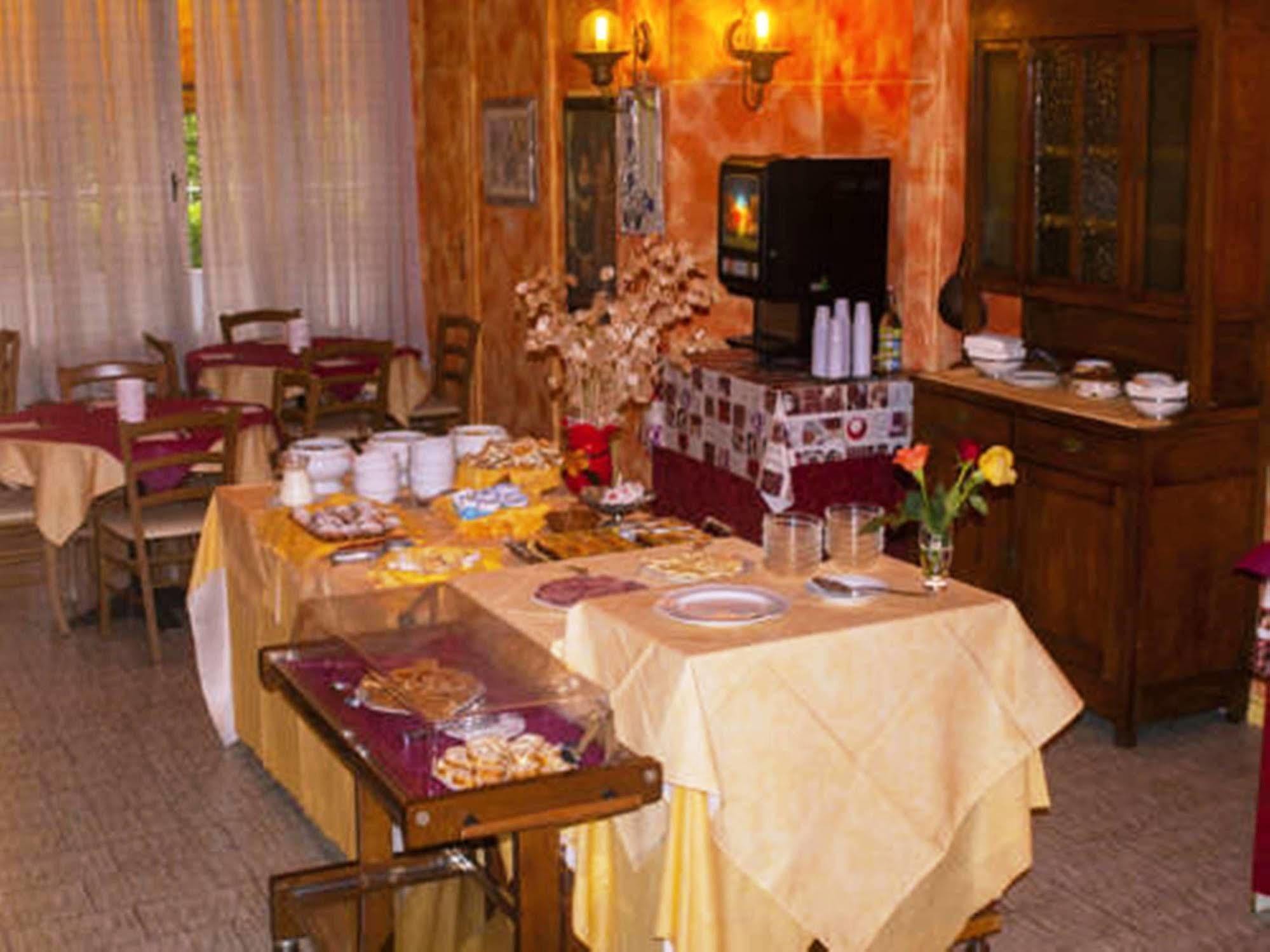 לידו די קאמאיורה Hotel Villa Colombo מראה חיצוני תמונה